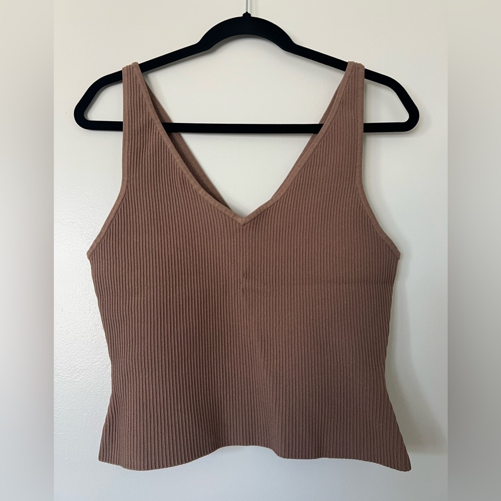 Babaton sculpt knit V tank, L, color: toast